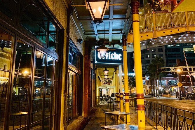 2 HR Interactive Walking Ghost Tour in Downtown Orlando - The guides and the group size