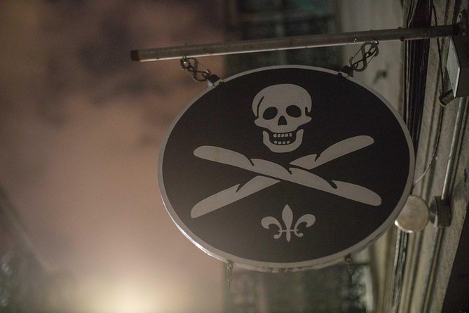 Adults-Only New Orleans Ghost, Crime, Voodoo, and Vampire Tour - Lafitte’s Blacksmith Shop and the mid-tour break