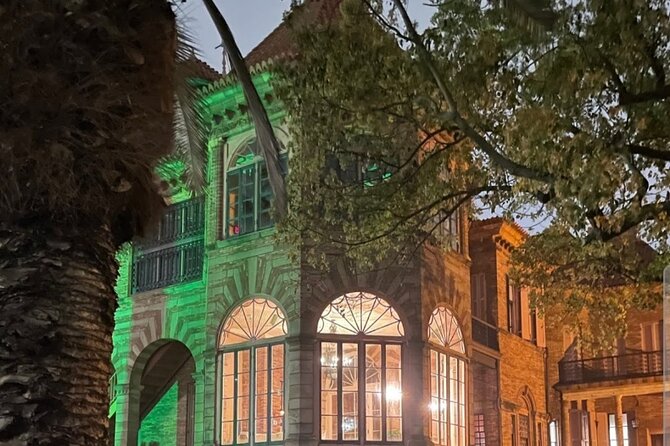 Al's Ghost tour : a small group experience - Walking through old Galveston after dark