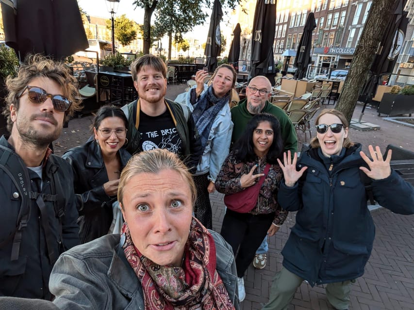Amsterdam: Ghastly Grachten: ghost stories&dark history tour - Huis met de Hoofden and the first dark clues