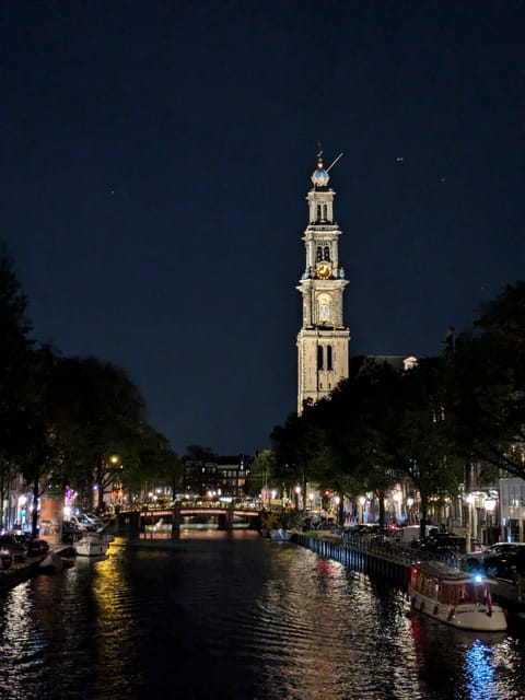 Amsterdam: Ghastly Grachten: ghost stories&dark history tour - Meeting at Those Dam Boat Guys