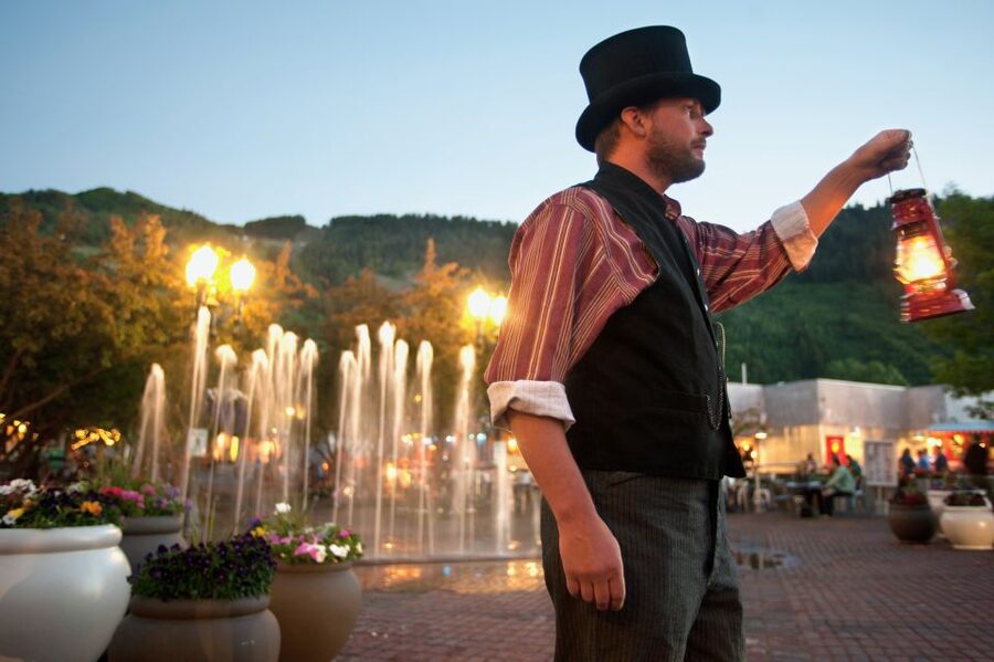 Aspen: Dark History Ghost-Themed Guided Walking Tour - Historic buildings told through personal stories
