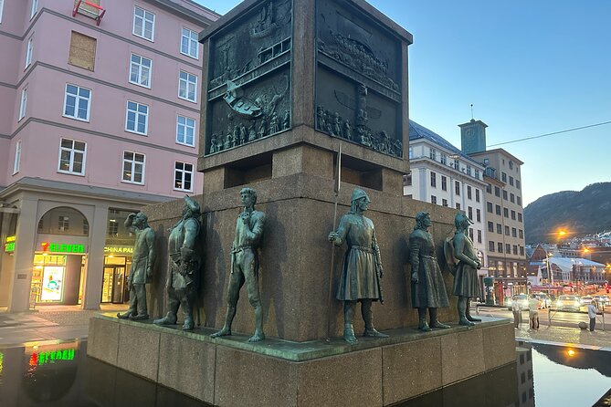 Audio Walking Tour in Bergen Famous Ghosts Location - The Sailor’s Monument and the people who never came home