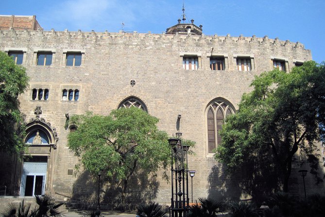 Barcelona: El Born Ghost Walking Tour. - Sant Pere Square and the ghostly nuns