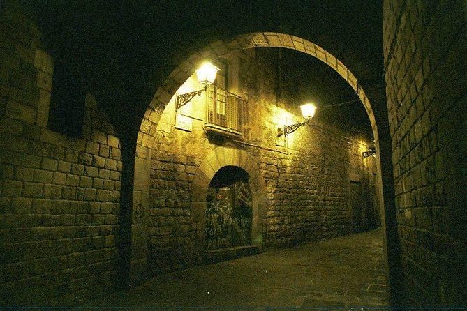 Barcelona: El Born Ghost Walking Tour. - Roman roads and the Hostal Flor de Lliri