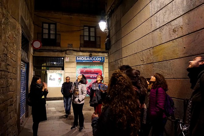 Barcelona: El Born Ghost Walking Tour. - Plaça d’En Marcús and the charitable merchant