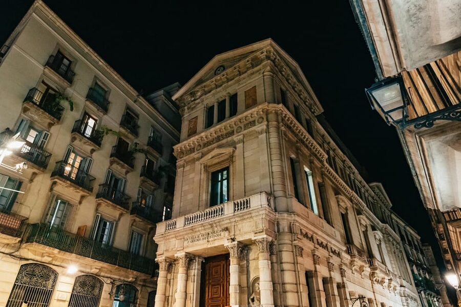 Barcelona: Gothic Quarter Ghosts and Legends Walking Tour - Key points before you book