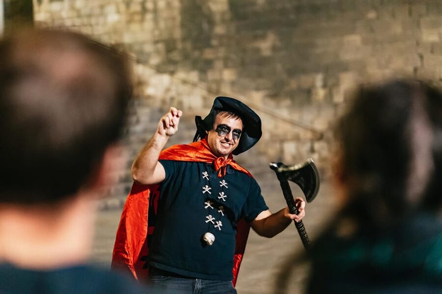 Barcelona: Gothic Quarter Ghosts and Legends Walking Tour - The first steps into the Gothic Quarter