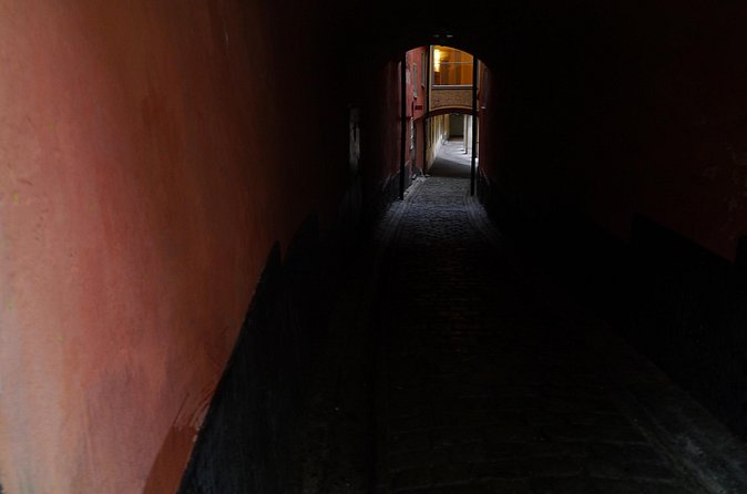 Bloody Stockholm 2h - ghosts, horror and Dark Folklore Tour - What the guides add to the experience