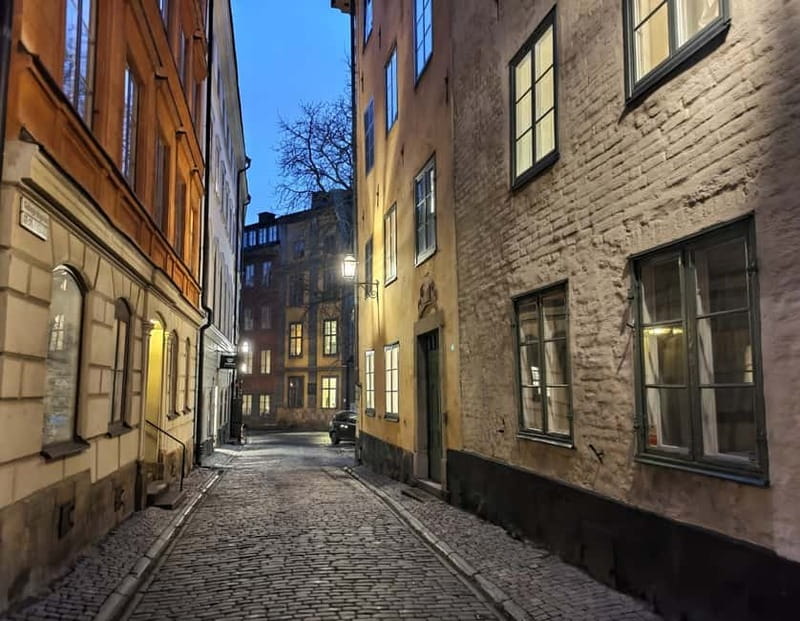 Bloody Stockholm: ghosts, horror and dark folklore 2h - Starting beside Stockholm Palace