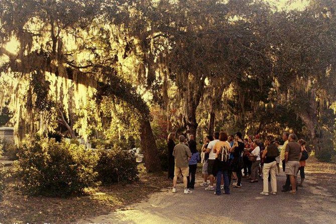 Bonaventure Cemetery's Secret Society Ghost Tour - Shannon Scott’s Storytelling Sets the Pace