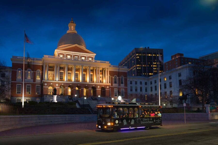 Boston: 1.5-Hour Ghosts and Gravestones Tour - Granary Burying Ground and Boston’s famous names
