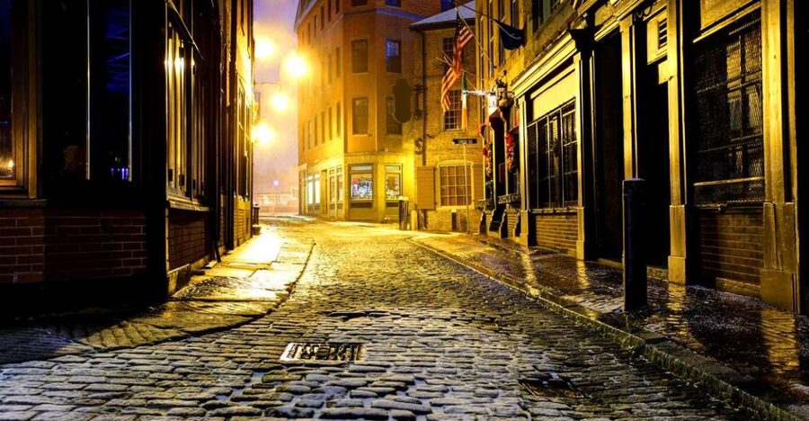 Boston: Haunted Pub Crawl of Historic Pubs and Taverns - Who will enjoy this haunted crawl most?