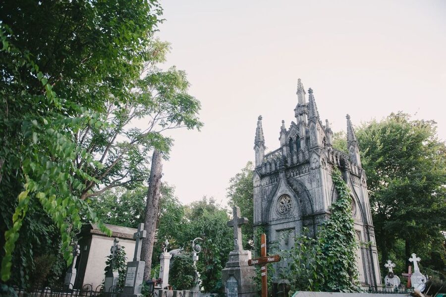 Bucharest: 3-Hour Dark History Tour with a Local - Who should book this experience?