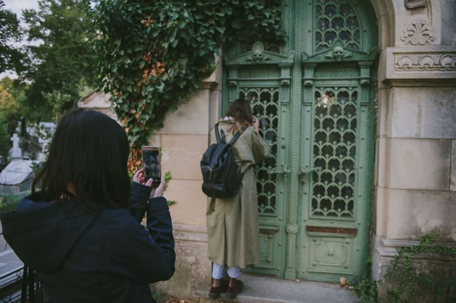 Bucharest: 3-Hour Dark History Tour with a Local - Starting among six cemeteries