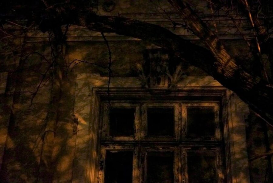 Bucharest: Ghost Stories & Romanian Mythology Walking Tour - Dracula, vampires, and the 1970s Bucharest case