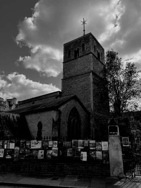 Cambridge: Alumni-Led University Ghost Tour - Clare College and the first taste of old Cambridge