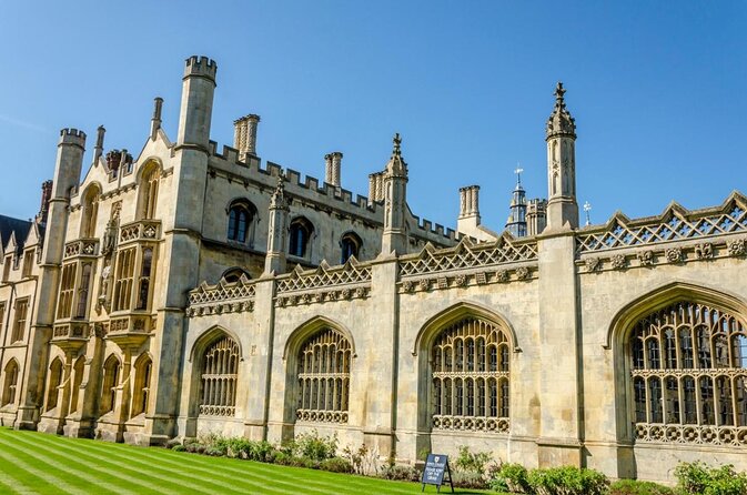 Cambridge University Ghost Tour by Alumni™ - Meeting at King’s College for a 6 pm start