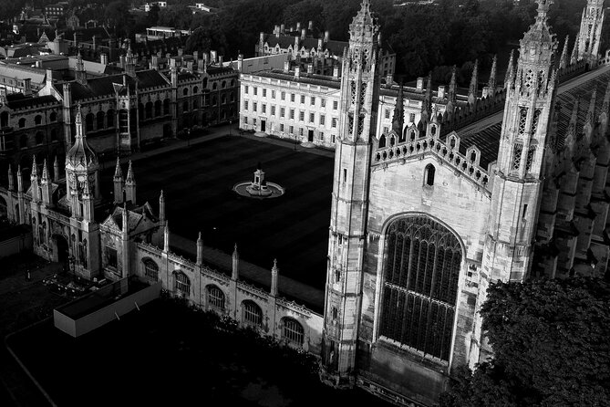 Cambridge University Ghost Tour by Alumni™ - Clare College and the meeting of science and the supernatural