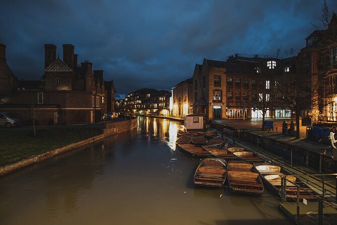 Cambridge University Ghost Tour by Alumni™ - Corpus Christi College and stories behind closed walls