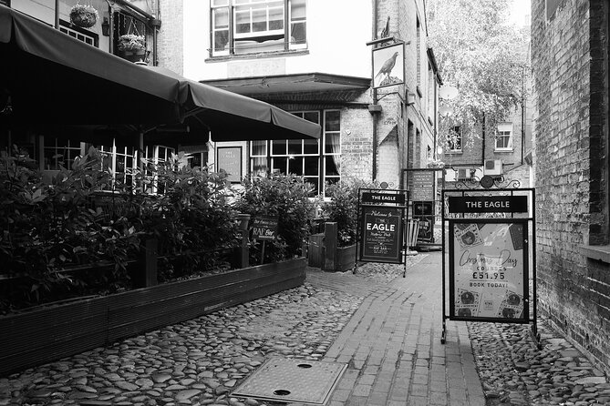Cambridge University Ghost Tour by Alumni™ - Market Square and Cambridge’s darker past