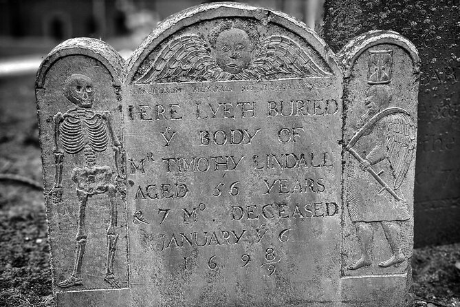 Cemetery and Witchcraft Trials Tour - Why the small group matters