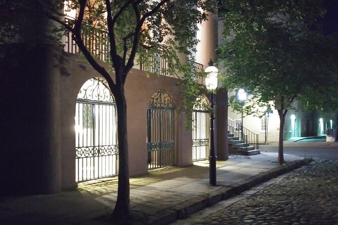 Charleston Dark History & Ghost Tour with Adam - The old courthouse and its famous ghost story