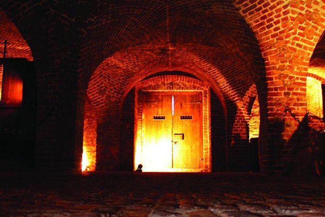 Charleston Ghost & Dungeon Night-Time Walking Tour with Entry to Provost Dungeon - What the Charleston night walk is really like