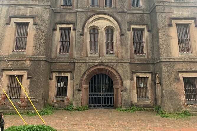 Charleston's Haunted Ghost Tour - Solo Smart Phone Guided Tour - A cheap way to meet Charleston after dark