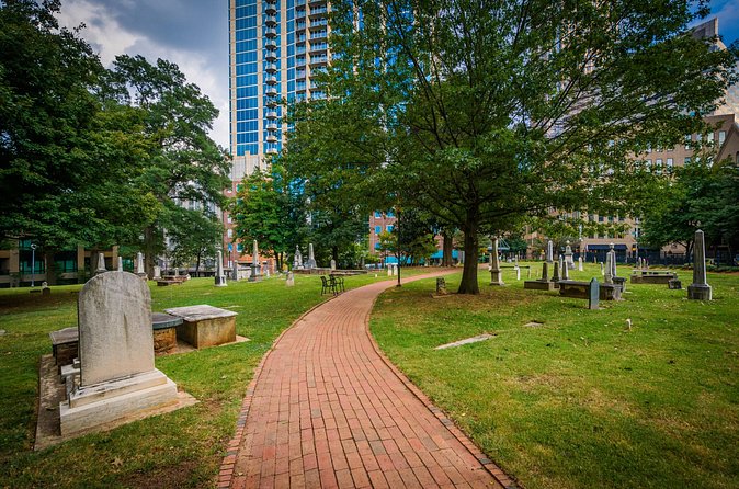 Charlotte Ghost Walking Tour - Smartphone guided audio/gps Tour at your own pace - The apartment fire site and Mattie’s story