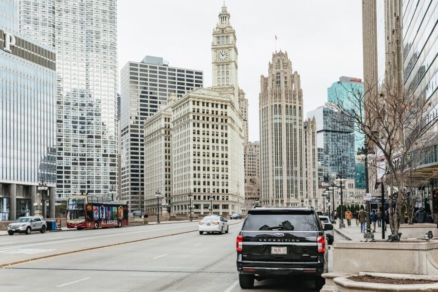 Chicago: Gangsters and Ghosts Guided Walking Tour - Death Alley and the darker city beneath the polish
