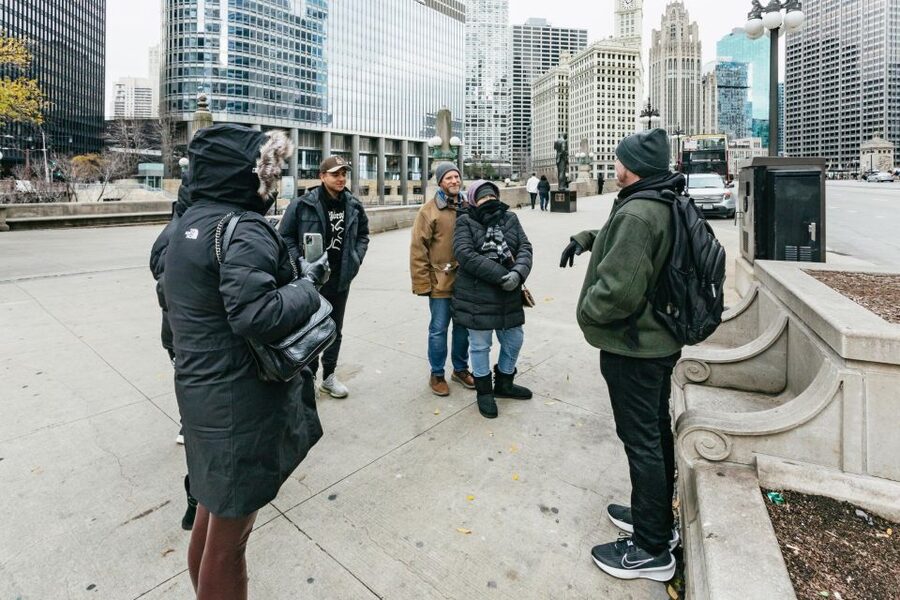 Chicago: Gangsters and Ghosts Guided Walking Tour - How the guides shape the experience