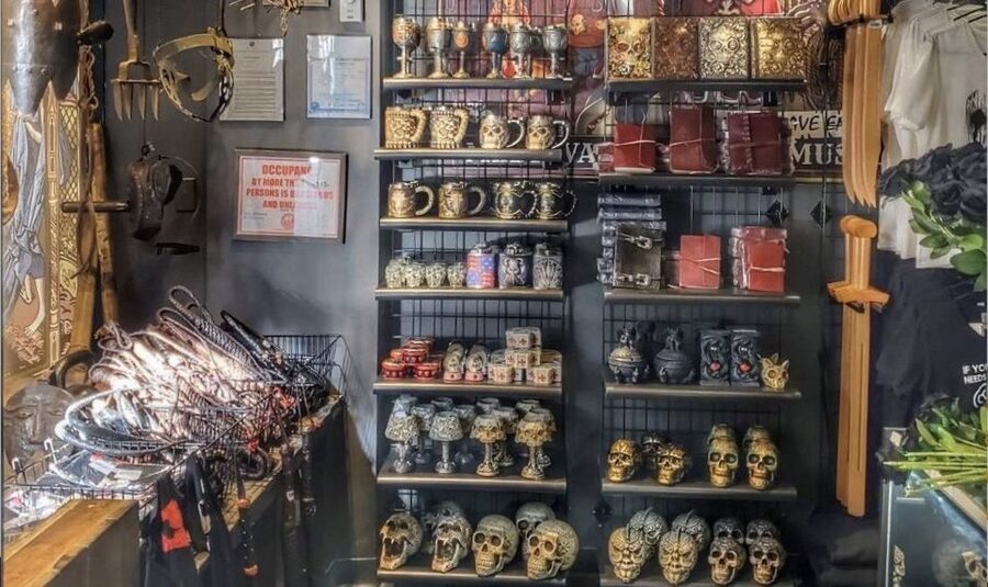 Chicago: Medieval Torture Museum Ticket with Ghost Hunting - The Ghost Hunting Experience adds a modern twist