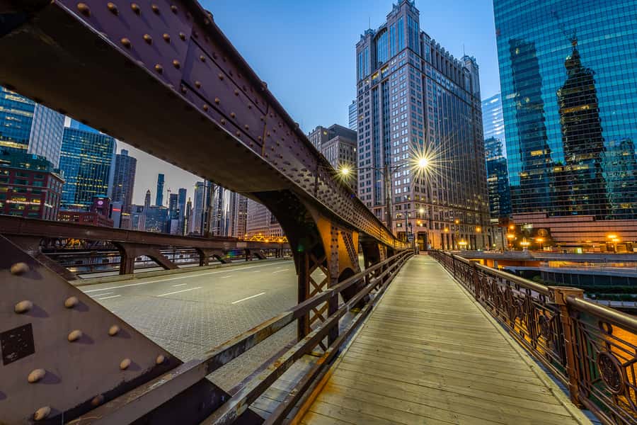 Chicago: Wind and Souls Adults Only Guided Ghost Tour - The Alley of Death behind the Nederlander Theatre