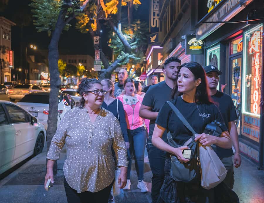Cincinnati: Ghosts & Poltergeists Haunted Walking Tour - What the guides add to the evening