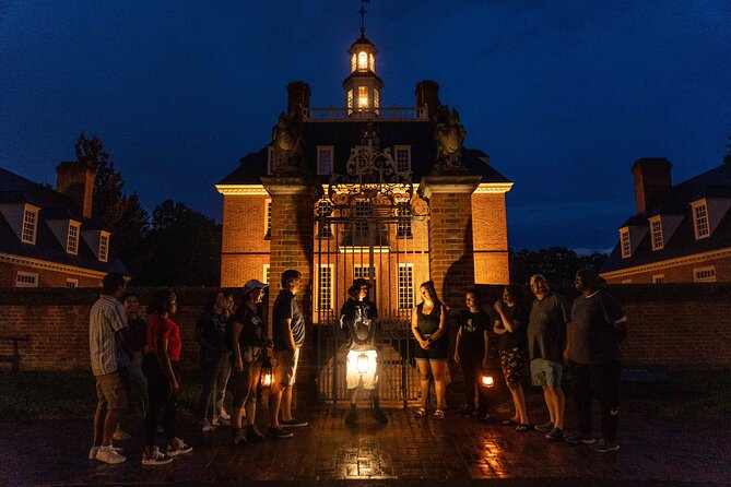 Colonial Ghosts: Ghostly Whispers of Williamsburg Ghost Tour - What the guides do best