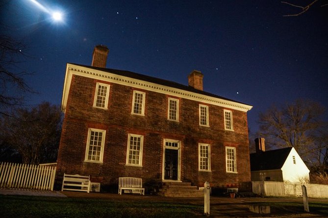 Colonial Ghosts: Ghostly Whispers of Williamsburg Ghost Tour - Group size, pace, and comfort