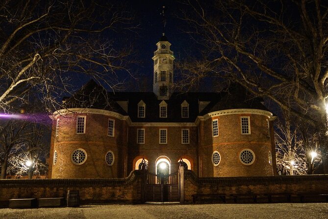 Colonial Ghosts: Ghostly Whispers of Williamsburg Ghost Tour - The first stories set the rules for the night