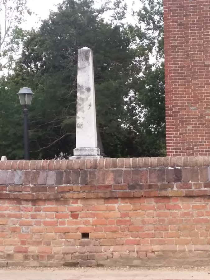 Colonial Williamsburg Ghost Stories - Meeting the Ghosts at the Church Wall