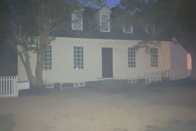 Colonial Williamsburg Ghost Stories and Walking Tour - How the guide shapes the night