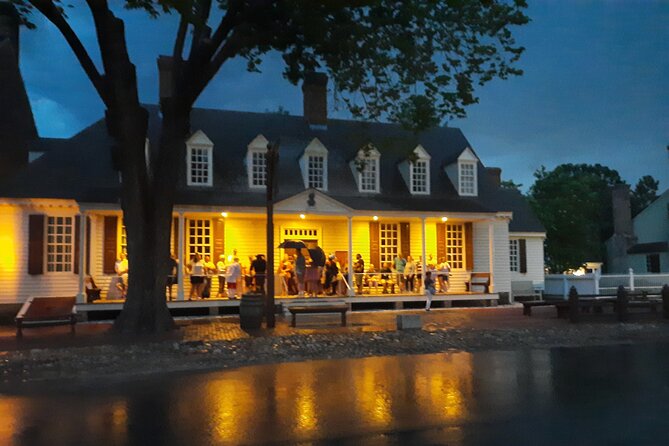 Colonial Williamsburg Ghost Stories and Walking Tour - A traditional storytelling hour, not a theatrical haunted house