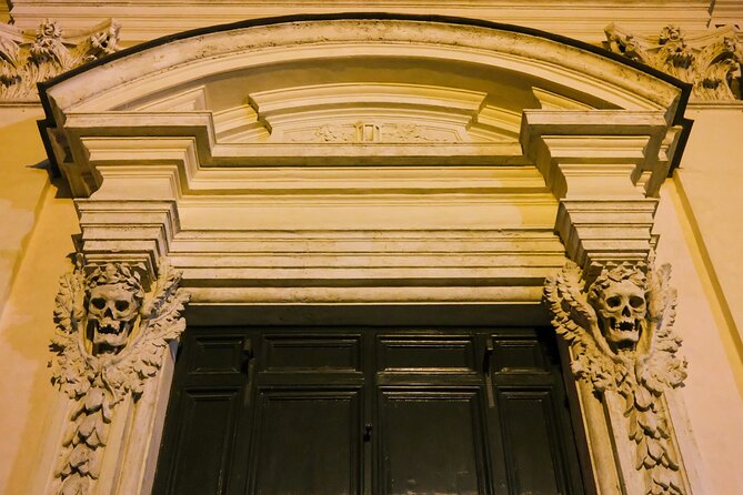 COMBO: Rome's Capuchin Crypts Tour & Rome's Dark Side Ghost Tour - Campo de’ Fiori and the unhappy statue of Giordano Bruno