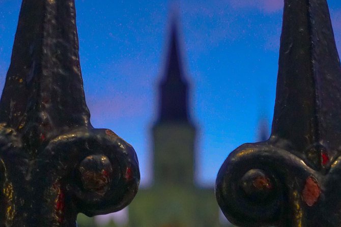 Crawl New Orleans: Haunted Bar Crawl with Shot Included - The guides are the main variable