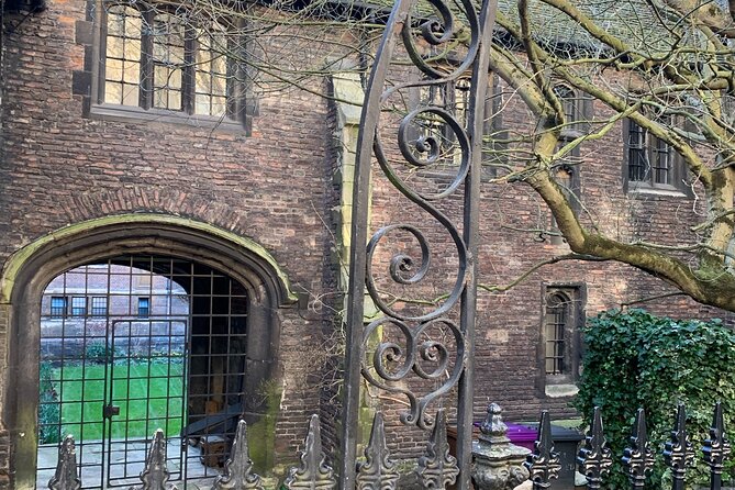 Creepy Cambridge - Cambridge's Most Entertaining Ghost Walk - Corpus Christi College and famous college ghosts