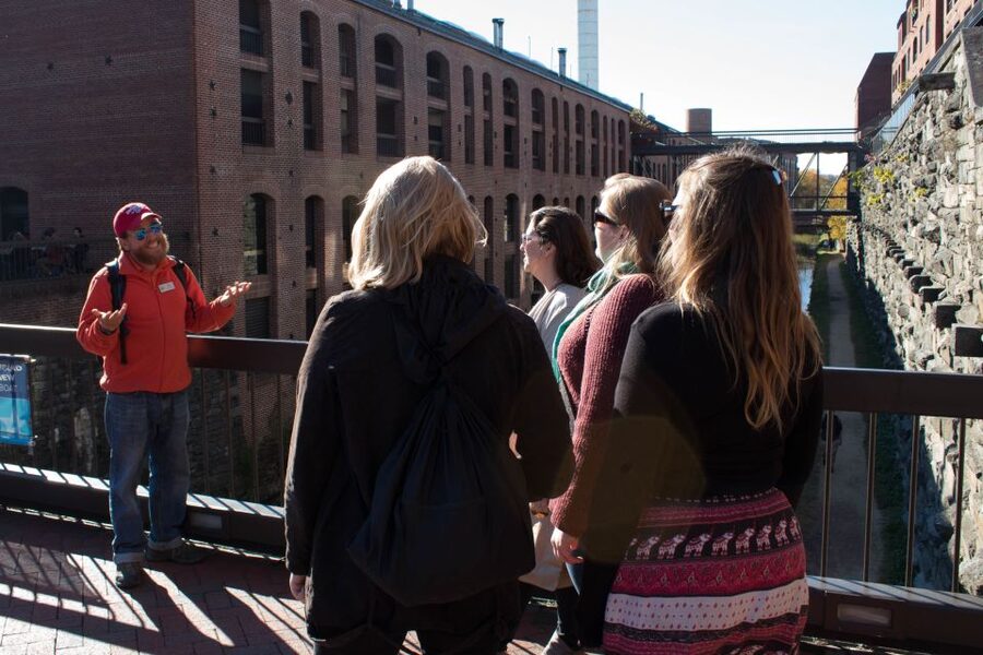 D.C.: Ghosts of Georgetown & The Exorcist Steps Haunted Tour - What the guides add to the experience