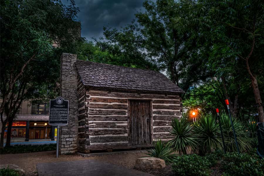 Dallas: Historic West End Ghost Walking Tour - Dealey Plaza and the Grassy Knoll