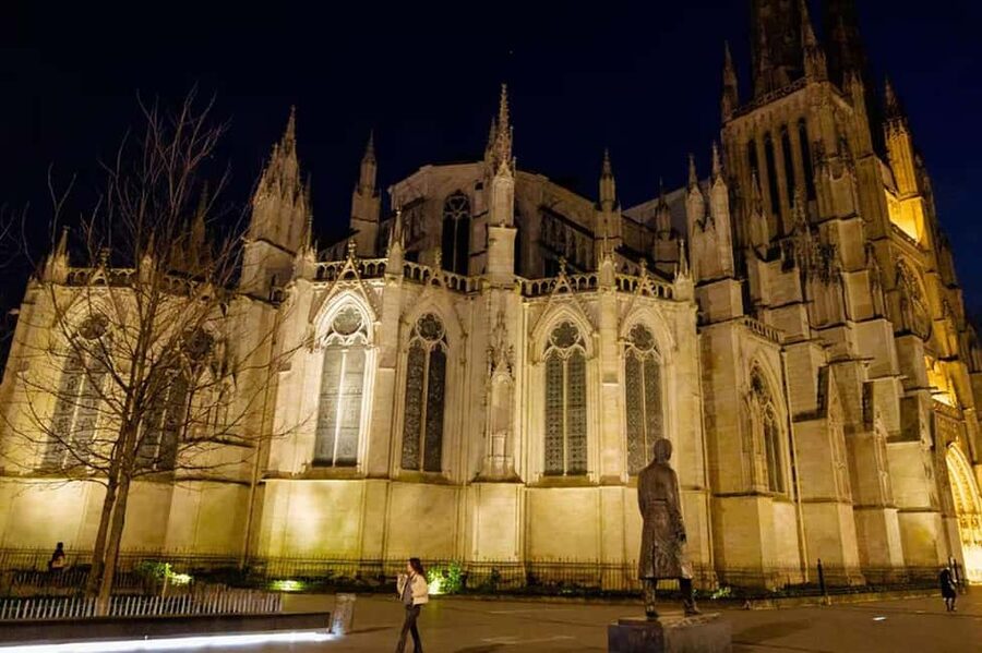 Dark Bordeaux: Ghosts, True Crimes, Eternal haunting Tales - Key points at a glance