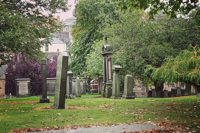 Dark History and Ghost Tour of Edinburgh - Grassmarket, executions, and Maggie Dickson
