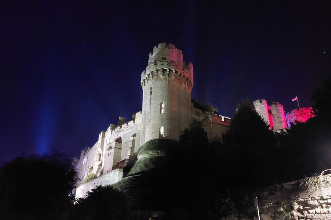 Dark History Walking Tour in Warwick - Castle Hill and two grim stories