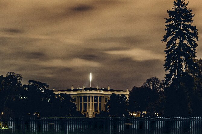 DC Ghosts Ultimate Dead of Night Haunted Ghost Tour - The White House and the ghost of Abraham Lincoln